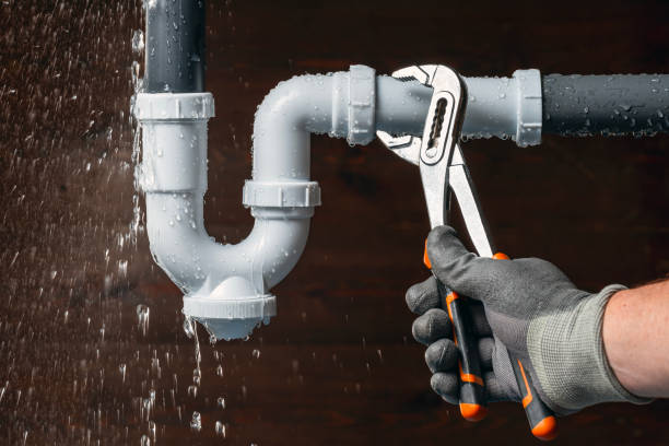 Professional Leak Detection technician working in Hicksville, NY